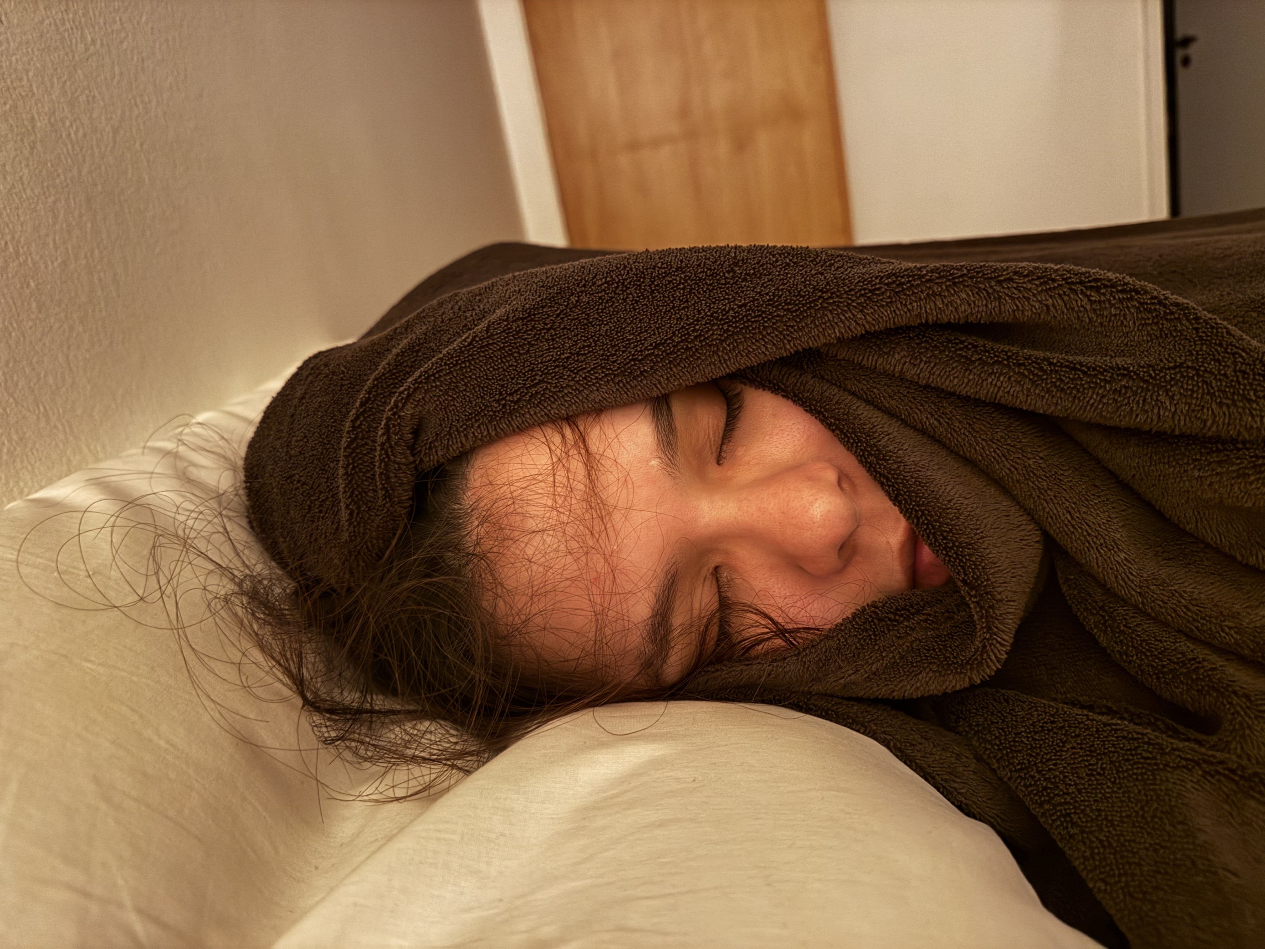 Camila — quem leva a cerâmica até você